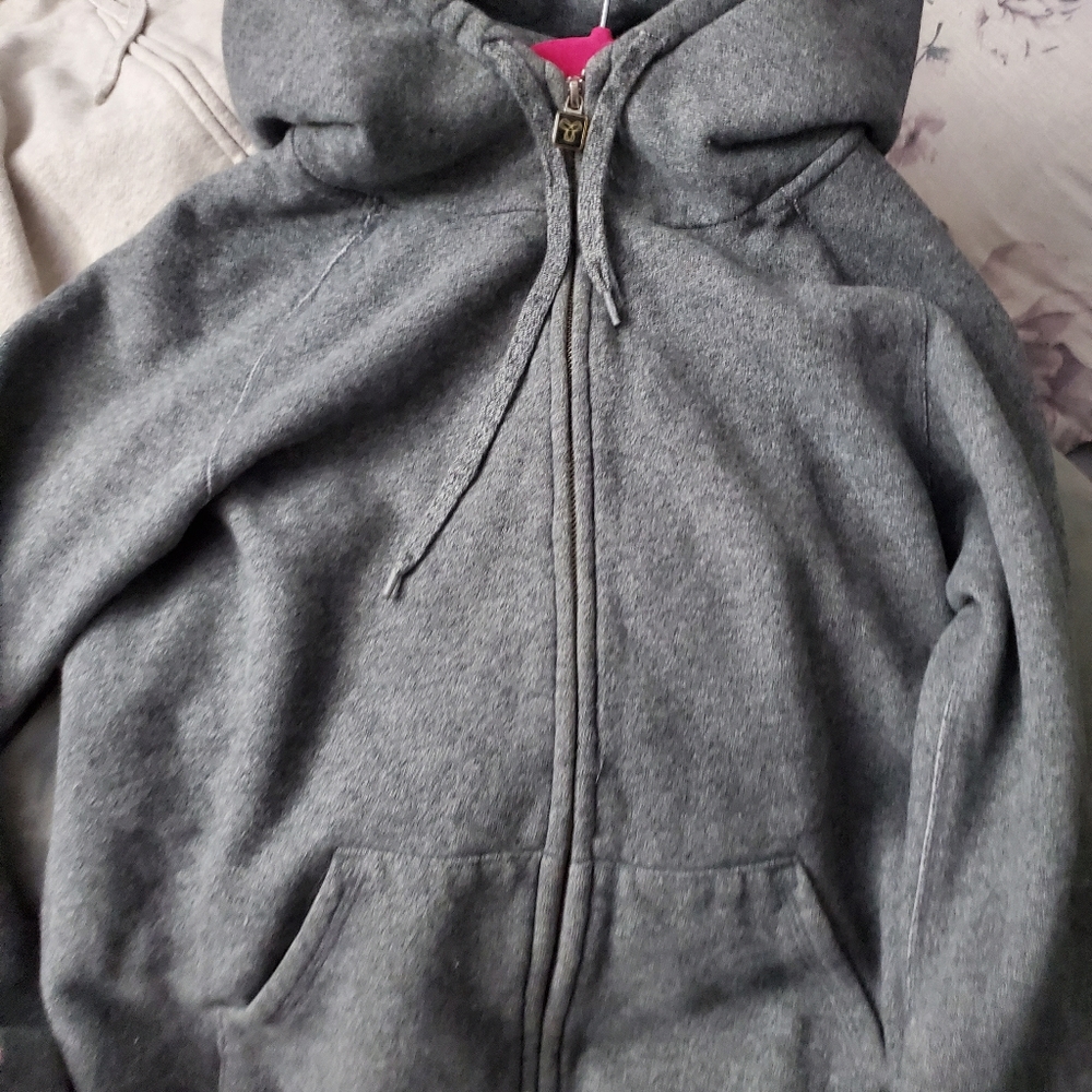 GREY ARITZIA SWEATER